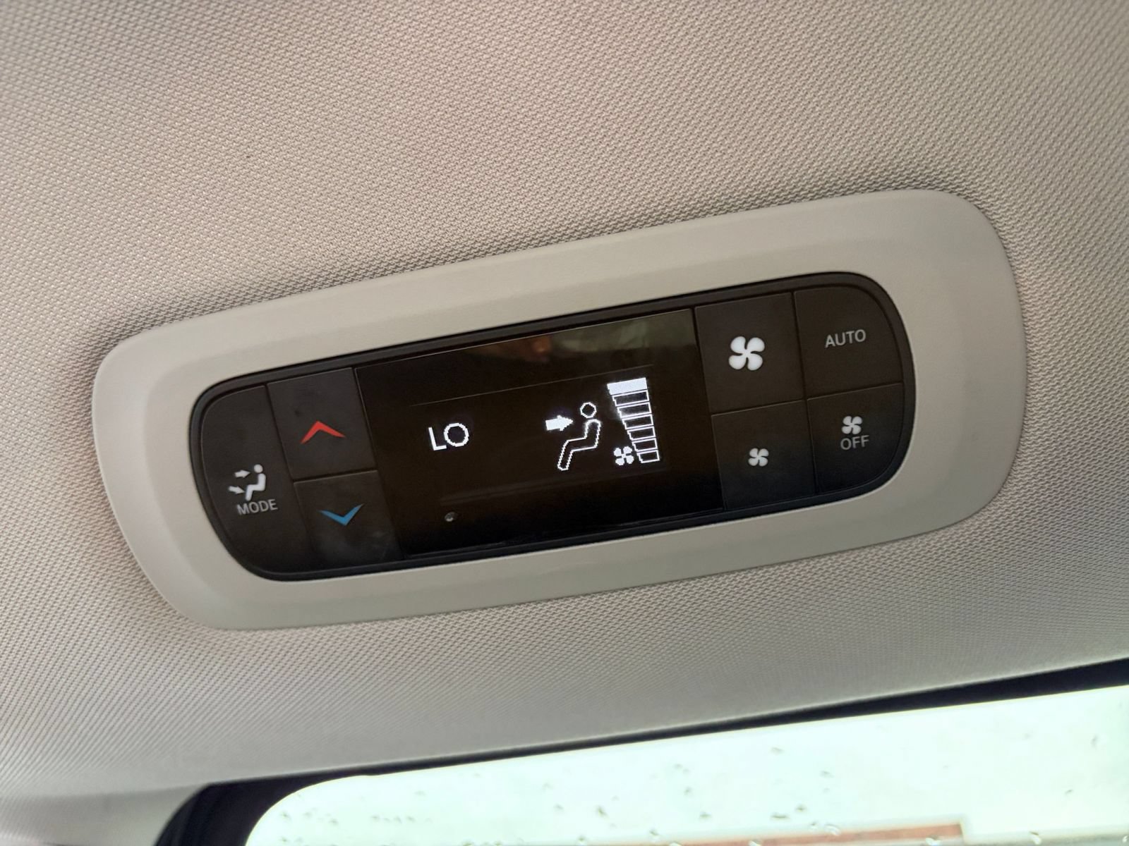 Used 2023 Chrysler Pacifica Touring-L FWD image 24