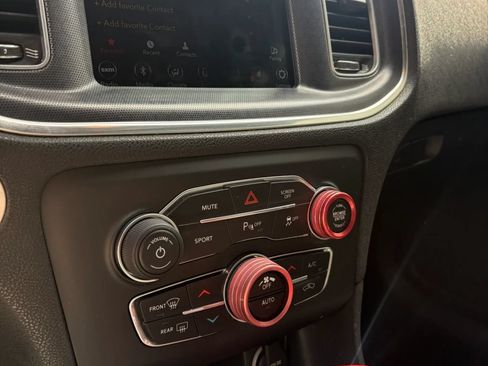 Used 2018 Dodge Charger R/T RWD image 18