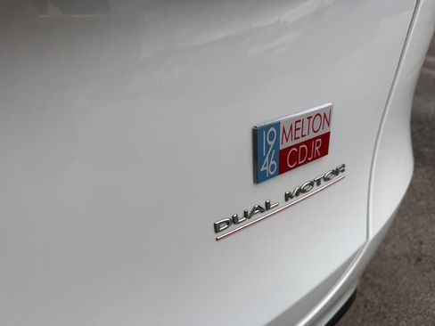 Used 2022 Tesla Model Y Performance AWD/4WD image 13