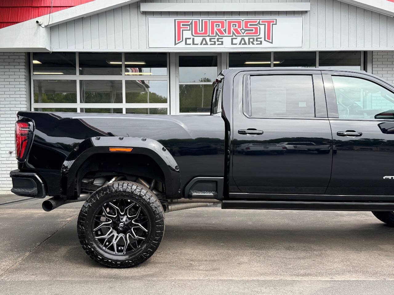 Used 2024 GMC Sierra 2500 AT4 w/ AT4 Premium Plus Package AWD/4WD image 11