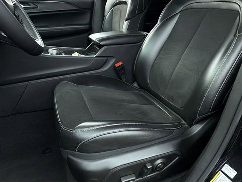 Used 2024 Jeep Grand Cherokee L Laredo image 24