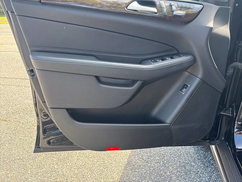 Used 2018 Mercedes-Benz GLE 350 4MATIC w/ Premium 2 Package image 18