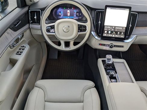 Certified 2026 Volvo XC90 B6 Ultra w/ Protection Package Premier image 6