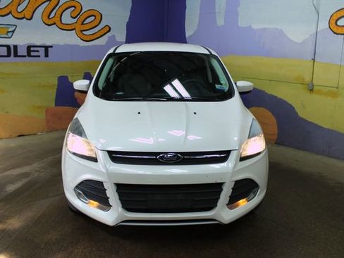 Used 2016 Ford Escape SE image 3