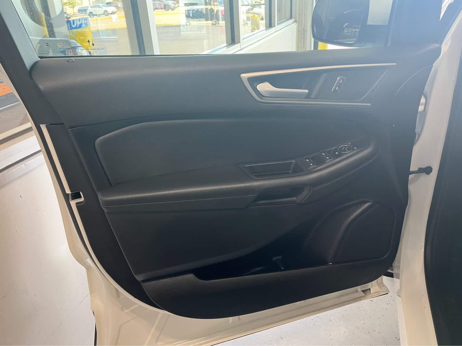 Certified 2024 Ford Edge SEL w/ Convenience Package AWD/4WD image 19