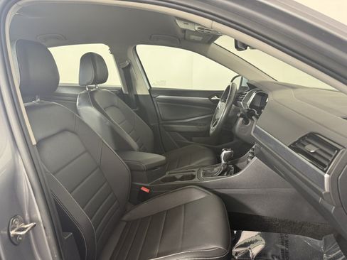 Used 2024 Volkswagen Jetta SE FWD image 10