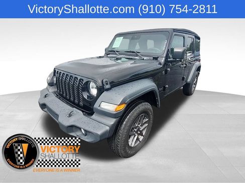 Used 2024 Jeep Wrangler Unlimited Sport AWD/4WD image 16