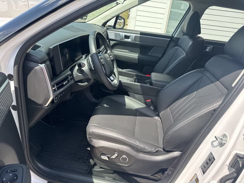 Used 2025 Hyundai Santa Fe SEL FWD image 22
