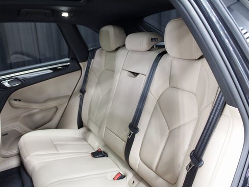 New 2026 Porsche Macan image 19