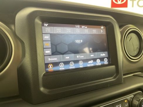 Used 2021 Jeep Gladiator Sport image 11