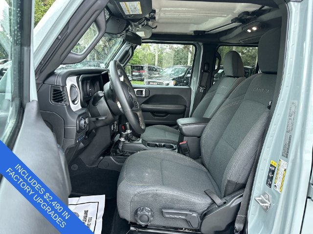 Used 2024 Jeep Wrangler Unlimited Sahara AWD/4WD image 30