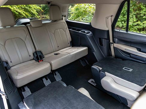 Used 2023 Ford Expedition Limited image 28