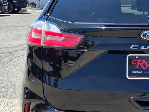 Used 2022 Ford Edge Titanium AWD/4WD image 8