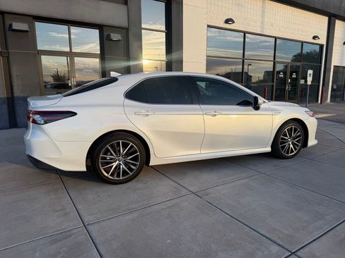 Used 2021 Toyota Camry XLE w/ Navigation Upgrade Package FWD image 3