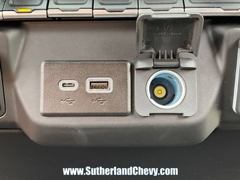 Used 2026 Chevrolet Silverado 1500 Custom Trail Boss AWD/4WD image 39