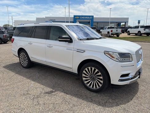 Used 2019 Lincoln Navigator L Reserve AWD/4WD image 2