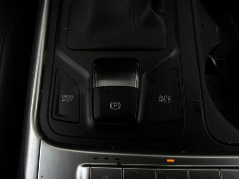Used 2026 Kia Carnival FWD image 26