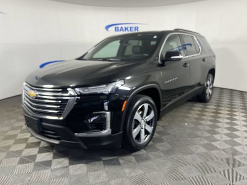 Certified 2023 Chevrolet Traverse LT w/ LT Premium Package AWD/4WD image 1