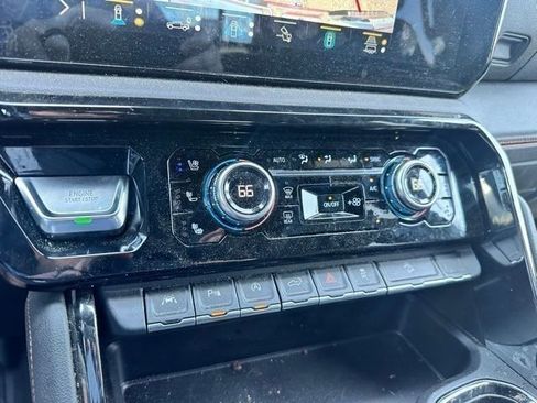 Used 2023 GMC Sierra 1500 AT4 w/ AT4 Premium Package AWD/4WD image 39