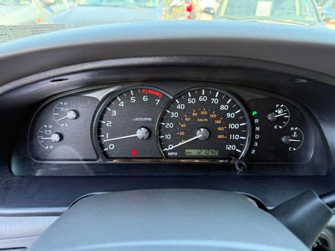 Used 2005 Toyota Sequoia SR5 AWD/4WD image 23
