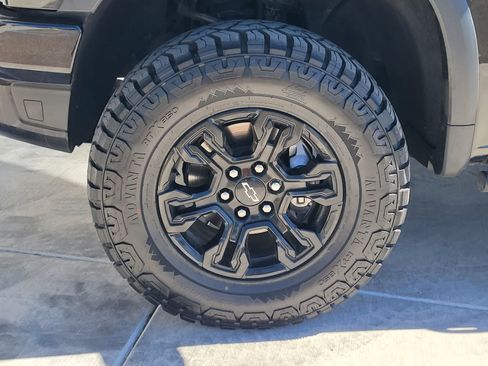 Used 2023 Chevrolet Silverado 1500 ZR2 w/ Technology Package AWD/4WD image 9