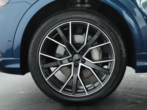 Used 2019 Audi Q8 Premium Plus w/ Premium Plus AWD/4WD image 21
