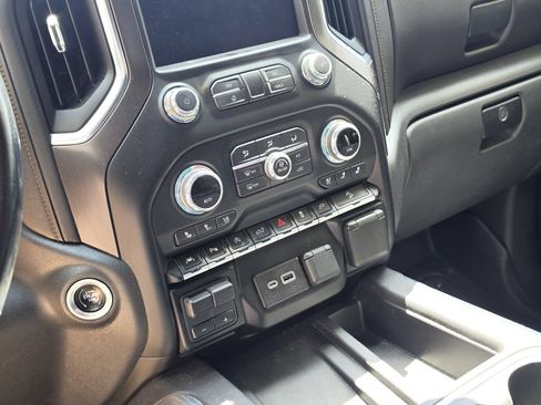 Used 2021 GMC Sierra 1500 AT4 w/ AT4 Premium Package AWD/4WD image 11