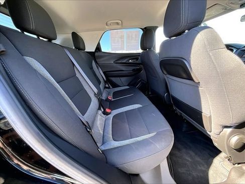 Used 2022 Chevrolet TrailBlazer LT FWD image 16