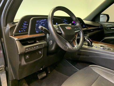Used 2023 Cadillac Escalade ESV Premium Luxury AWD/4WD image 16