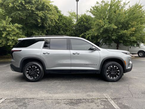 Used 2025 Chevrolet Traverse Z71 w/ Enhanced Driving Package AWD/4WD image 10