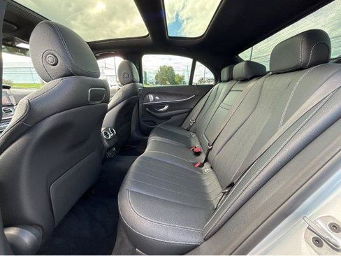 Used 2019 Mercedes-Benz E 300 4MATIC image 18