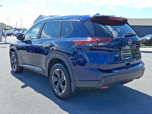 Certified 2024 Nissan Rogue SV w/ SV Premium Package AWD/4WD image 6