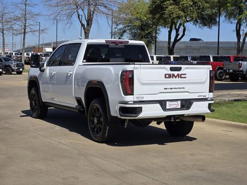 Used 2024 GMC Sierra 2500 AT4 w/ AT4 Premium Plus Package AWD/4WD image 5