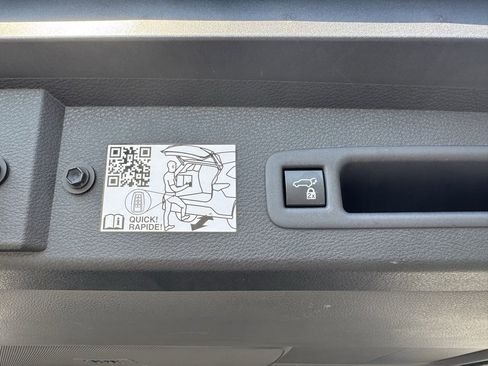 Used 2024 Toyota Sienna XLE image 42