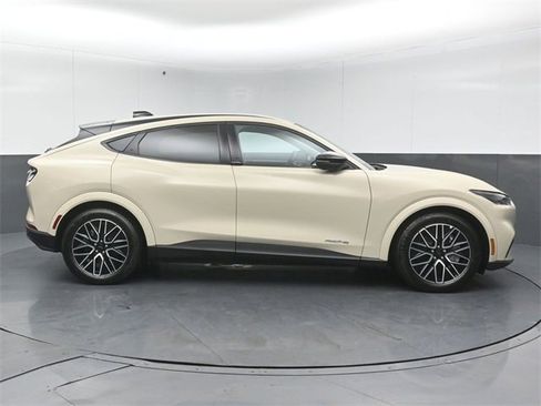 Used 2025 Ford Mustang Mach-E Premium image 8