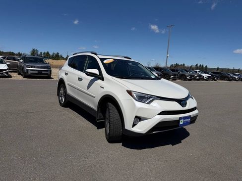Used 2016 Toyota RAV4 Limited AWD/4WD image 4