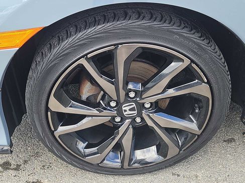 Used 2018 Honda Civic Sport image 2