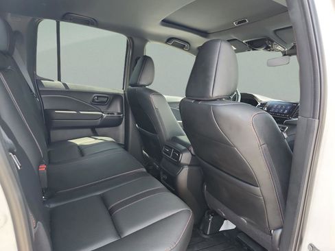 Used 2025 Honda Ridgeline TrailSport image 18