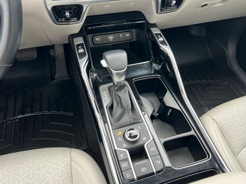 Certified 2023 Kia Sorento SX image 15