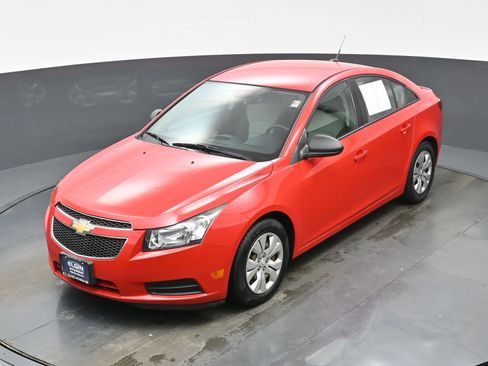 Used 2014 Chevrolet Cruze LS image 33
