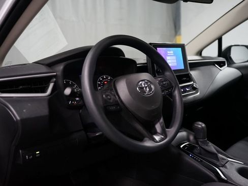 Used 2023 Toyota Corolla LE FWD image 7