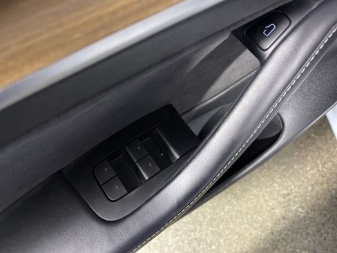 Used 2023 Tesla Model 3 Standard Range RWD image 18