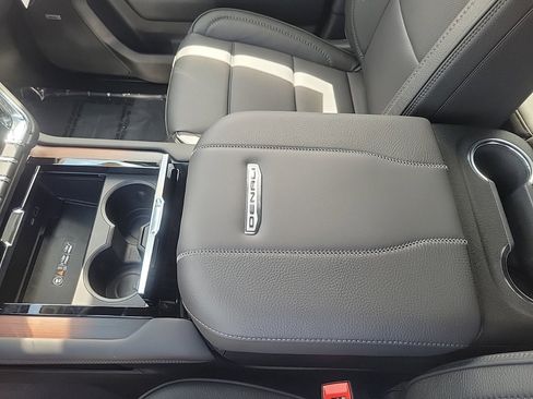 New 2026 GMC Yukon XL Denali image 18