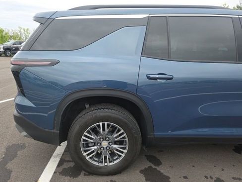 Used 2024 Chevrolet Traverse LT w/ LPO, Floor Liner Package FWD image 7