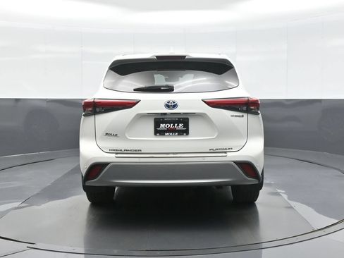 Used 2021 Toyota Highlander Platinum AWD/4WD image 6