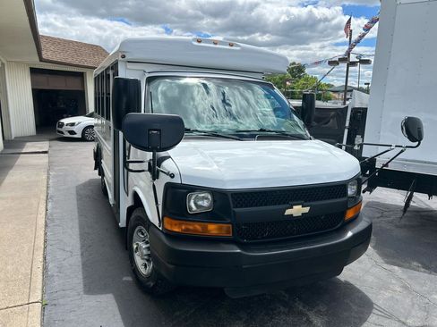 Used 2011 Chevrolet Express 3500 w/ School Bus Package RWD image 3