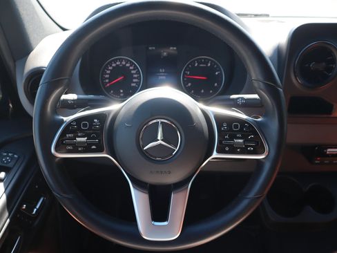 Used 2021 Mercedes-Benz Sprinter 2500 image 13