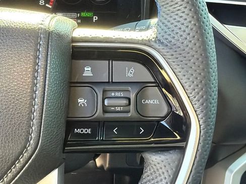 Used 2025 Toyota Sequoia Platinum AWD/4WD image 33