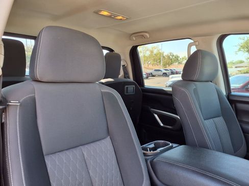 Used 2021 Nissan Titan SV w/ SV Convenience Package RWD image 13