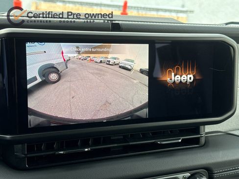 Certified 2025 Jeep Wrangler Unlimited Sahara w/ Safety Group AWD/4WD image 20